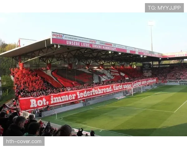 卢顿球迷发起抗议，呼吁改善比赛氛围与球场设施