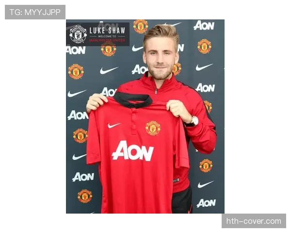 国际足球转会市场再掀波澜,众星动态值得关注与分析 国际足球转会市场再掀波澜,众星动态值得关注与分析