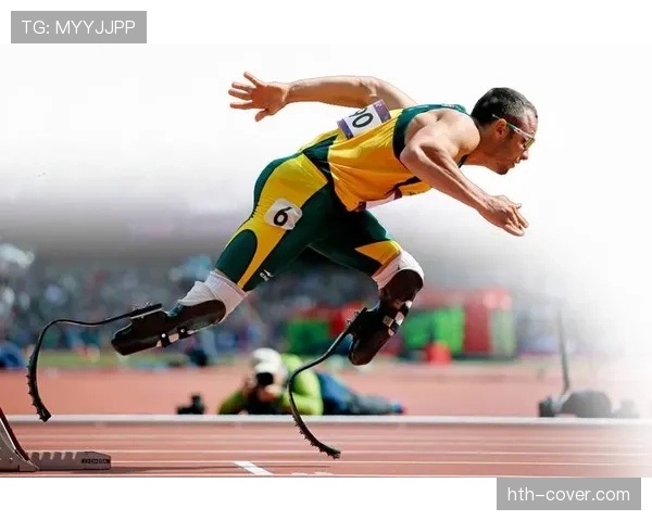 奥斯卡·皮斯托瑞斯家里装了三套假肢，一套跑步用，一套洗澡用，还有一套……专门配西装