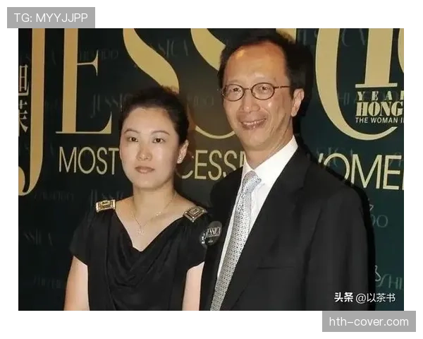 伏明霞随手一张家照，豪气得让我这个月工资都像零头